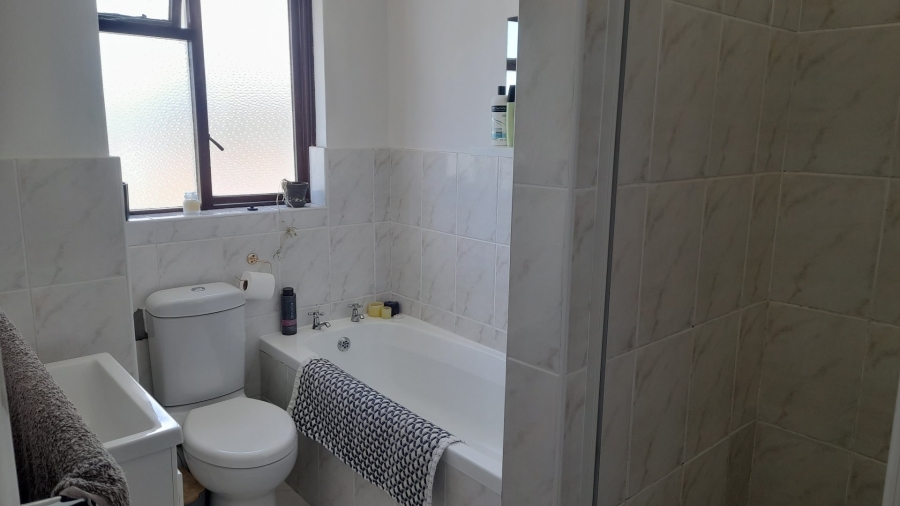 2 Bedroom Property for Sale in Kenilworth Western Cape